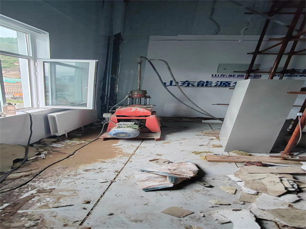 黄圃镇地基基础下沉墙体裂缝加固注浆顶升施工