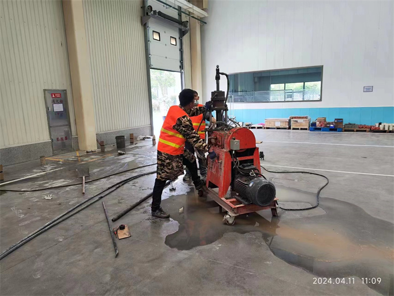 黄圃镇厂房地面下沉塌陷注浆加固施工